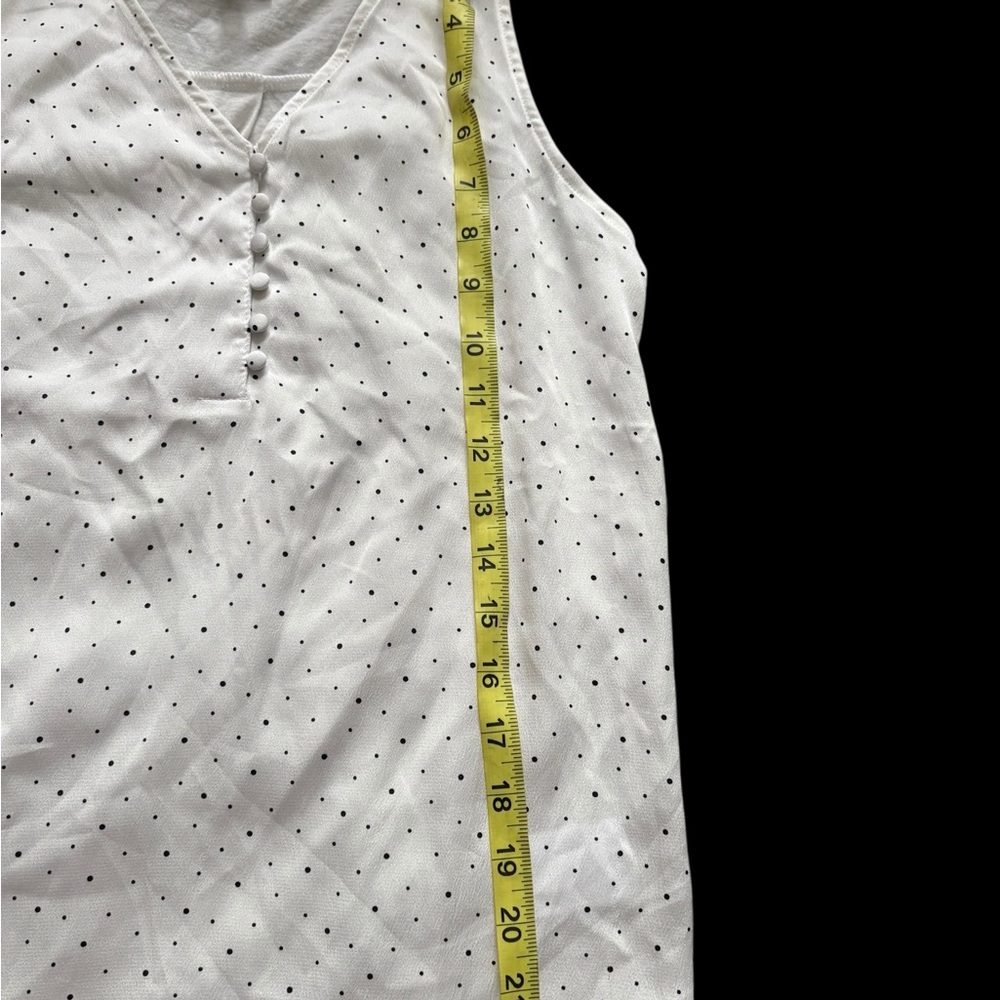 Express Tank Top Womens Size XS Pure White Polka Dot V-Neck Lightweight Buttons - Picture 7 of 7